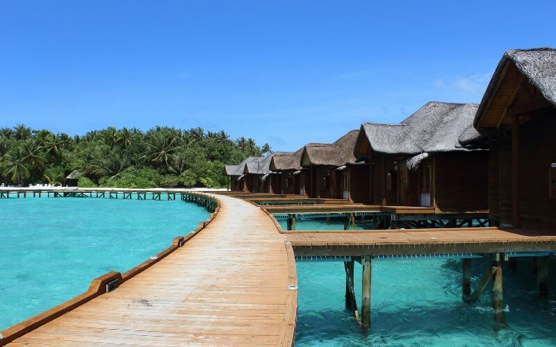 Best-Resorts-in-Maldives-for-Honeymoon-Couple
