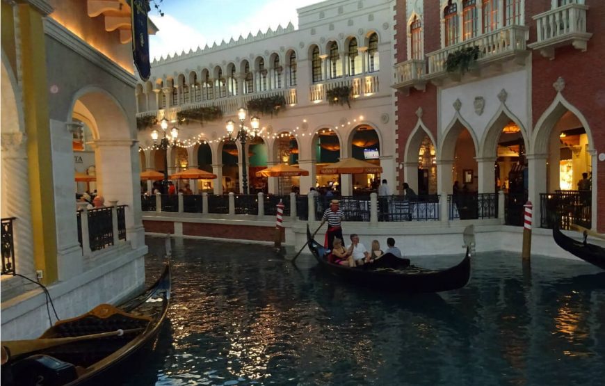 2Venetian-hotel-in-Macau