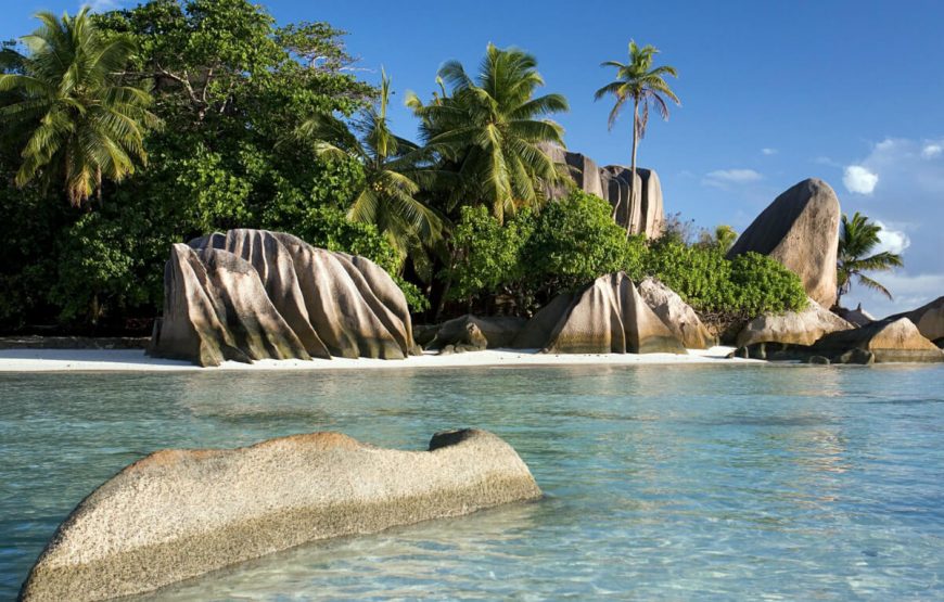 3Seychelles-family-tour-packages