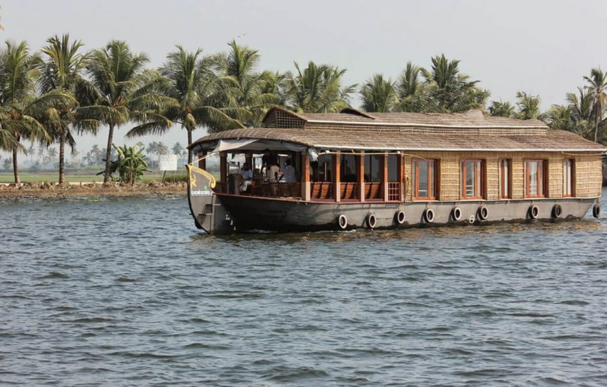 Alleppey-houseboat-holiday-packages