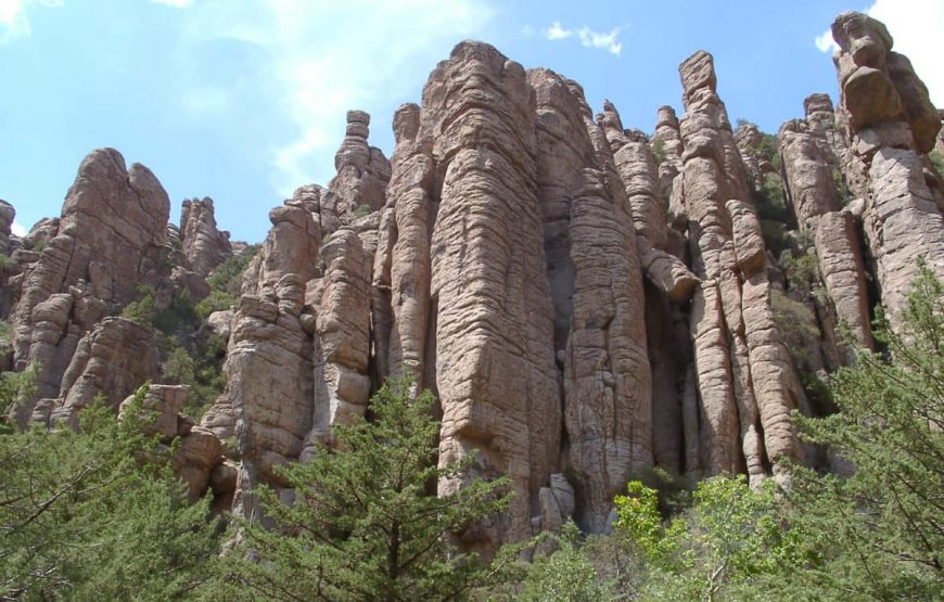 Columns-rocks-travel-pacakges
