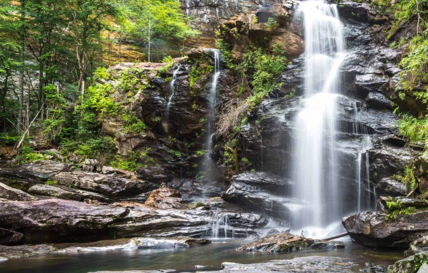 Venna-Lake-and-waterfall